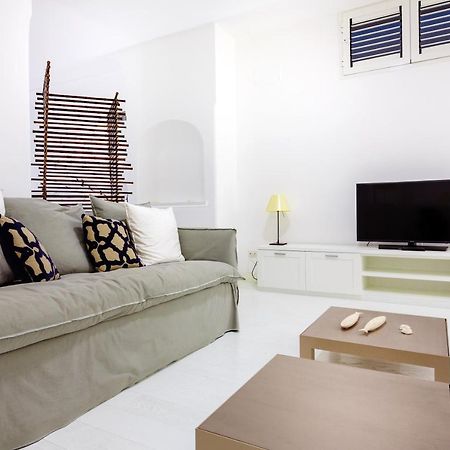 White Stylish Apartment 3 维克艾库塞 外观 照片
