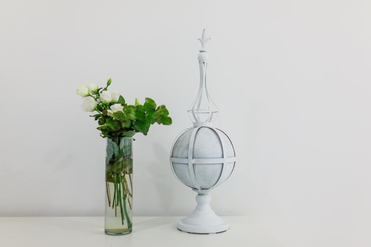 White Stylish Apartment 3 维克艾库塞 外观 照片