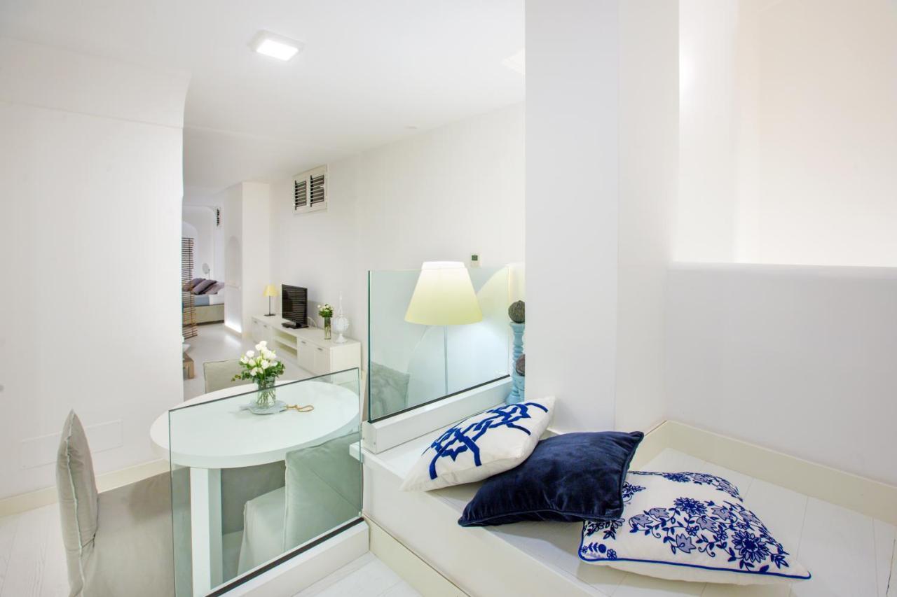White Stylish Apartment 3 维克艾库塞 外观 照片