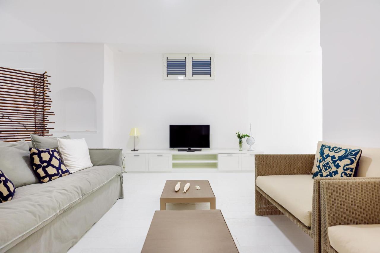 White Stylish Apartment 3 维克艾库塞 外观 照片