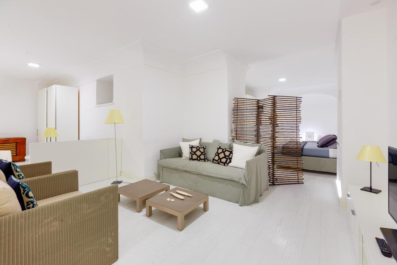White Stylish Apartment 3 维克艾库塞 外观 照片