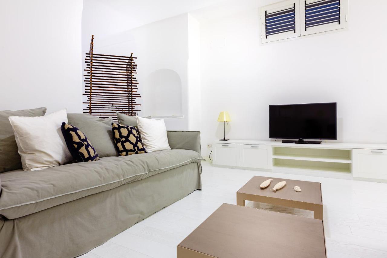 White Stylish Apartment 3 维克艾库塞 外观 照片