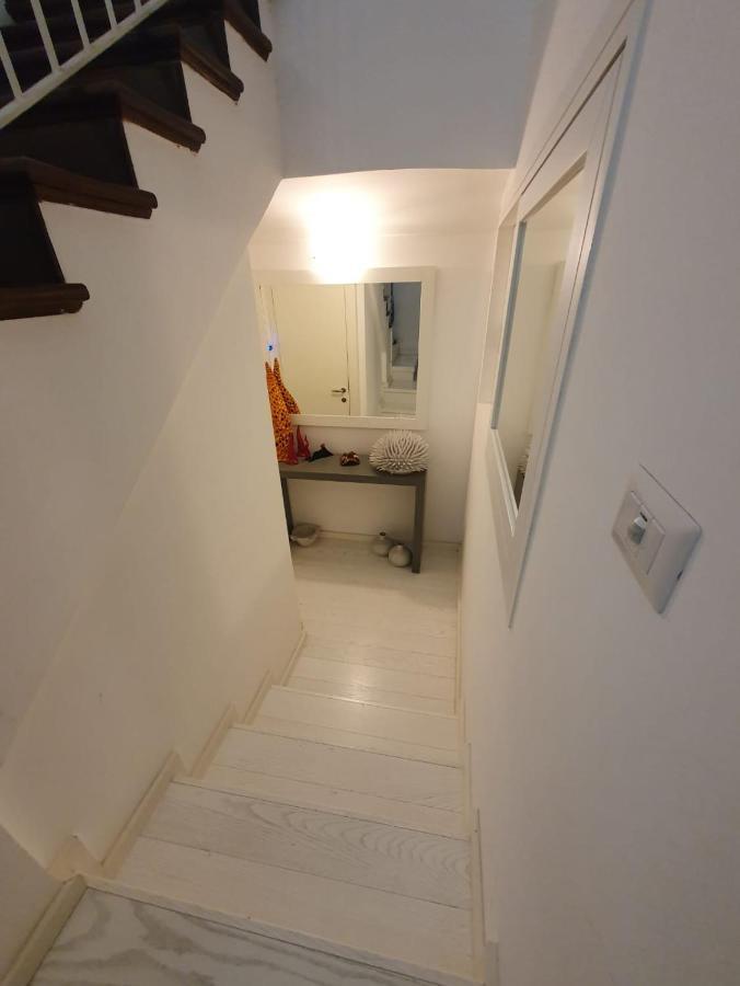 White Stylish Apartment 3 维克艾库塞 外观 照片