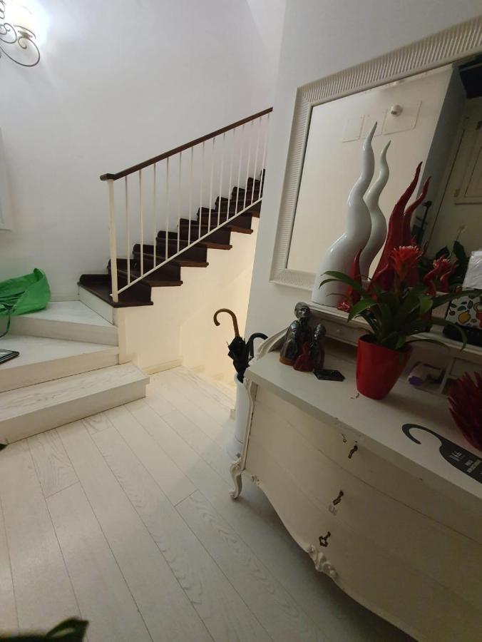 White Stylish Apartment 3 维克艾库塞 外观 照片